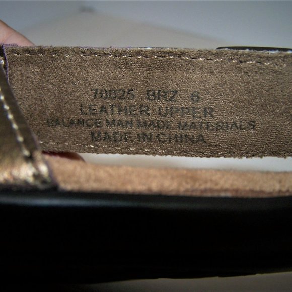 Minnitonka Bronze Leather Upper Sandals Size 6 - Picture 6 of 6